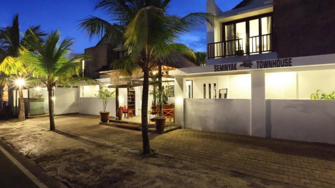เซมินยาค ทาวน์ เฮาส์ Aparthotel เซมินยัค ภายนอก รูปภาพ