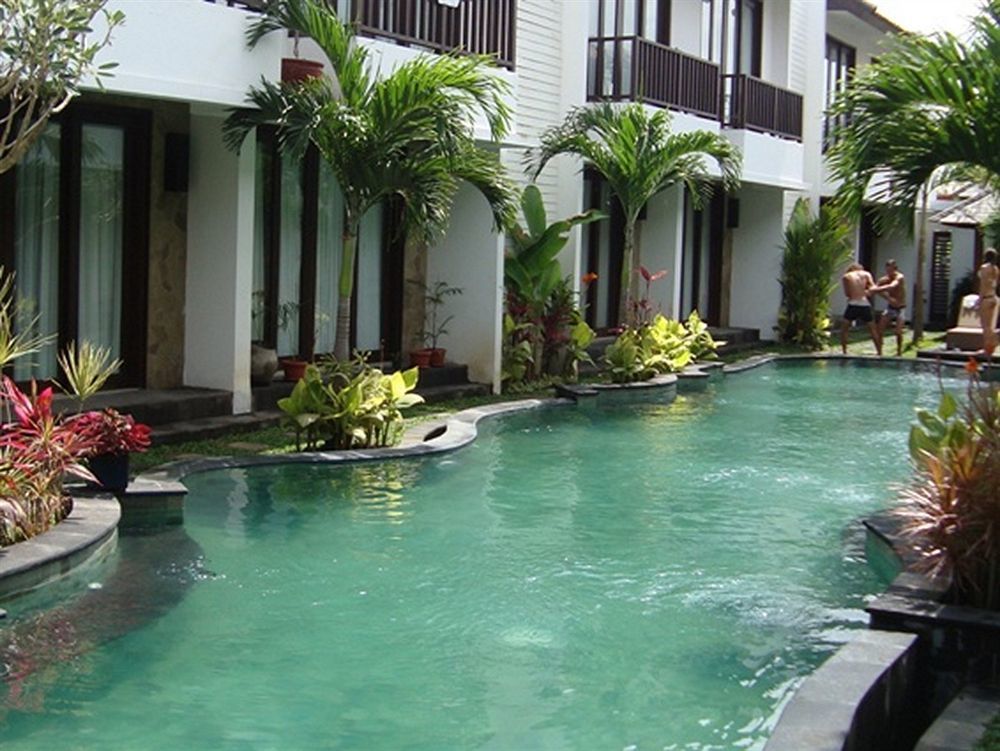 เซมินยาค ทาวน์ เฮาส์ Aparthotel เซมินยัค ภายนอก รูปภาพ