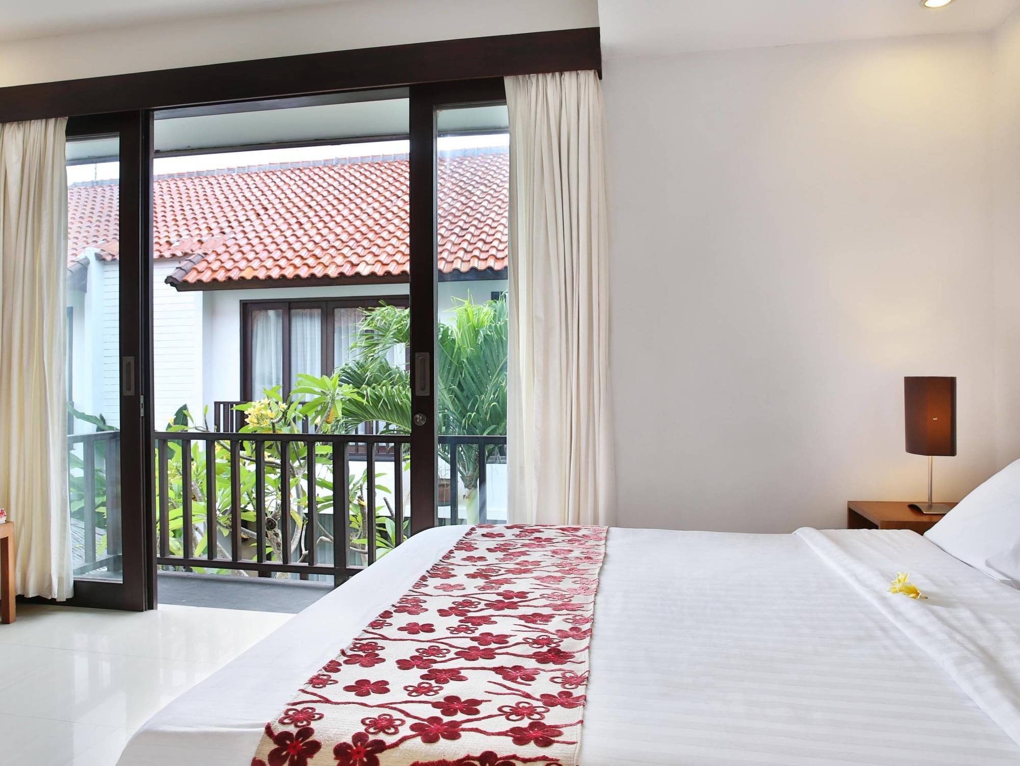 เซมินยาค ทาวน์ เฮาส์ Aparthotel เซมินยัค ภายนอก รูปภาพ