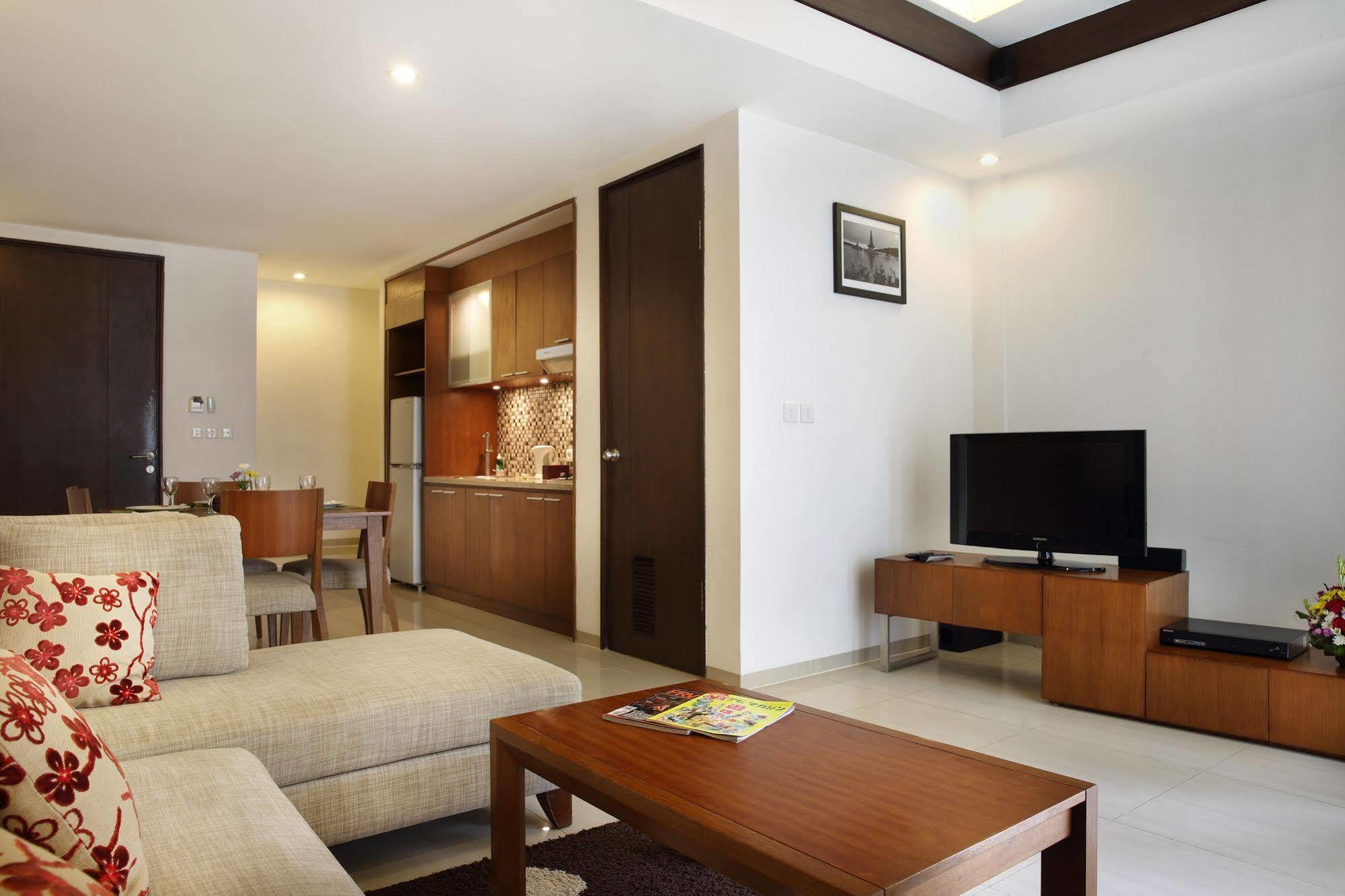 เซมินยาค ทาวน์ เฮาส์ Aparthotel เซมินยัค ภายนอก รูปภาพ