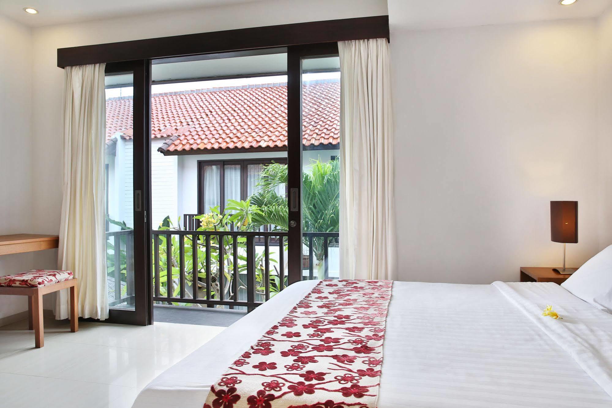 เซมินยาค ทาวน์ เฮาส์ Aparthotel เซมินยัค ภายนอก รูปภาพ