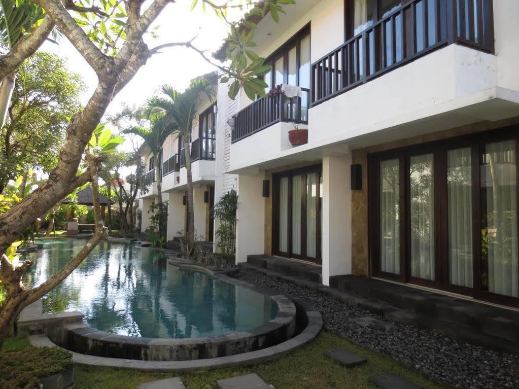 เซมินยาค ทาวน์ เฮาส์ Aparthotel เซมินยัค ภายนอก รูปภาพ
