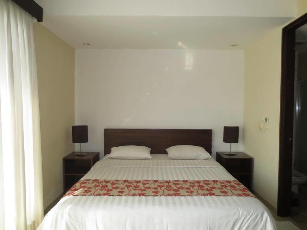 เซมินยาค ทาวน์ เฮาส์ Aparthotel เซมินยัค ภายนอก รูปภาพ